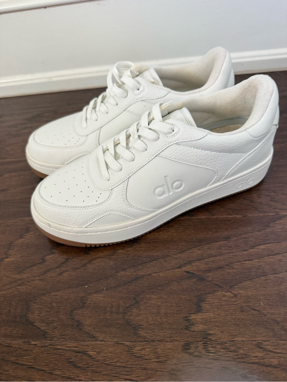 Alo Yoga Recovery Mode Sneakers White W9/M7.5 - Picture 3 of 6